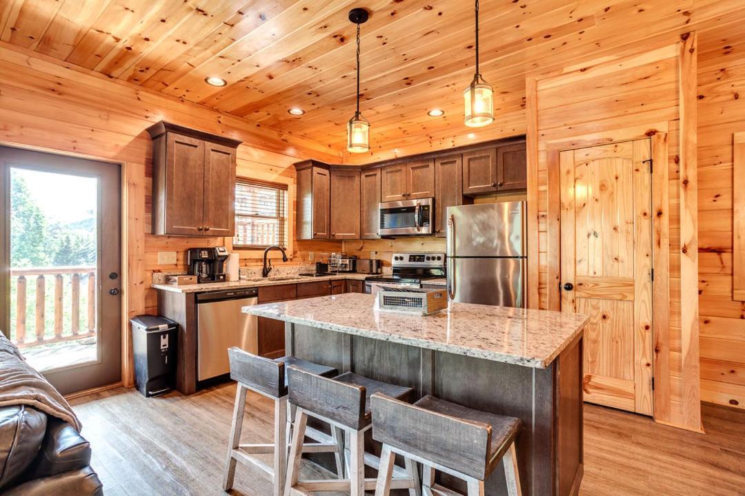 Gatlinburg Cabin With Private Hot Tub By Staycating Eksteriør bilde