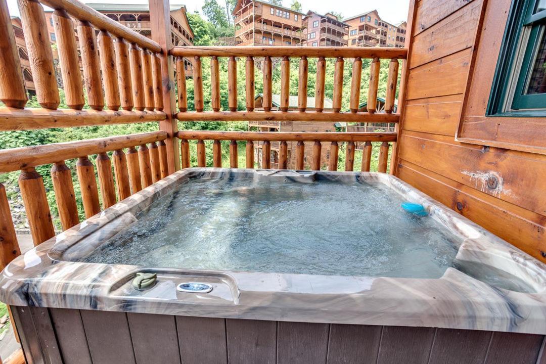 Gatlinburg Cabin With Private Hot Tub By Staycating Eksteriør bilde