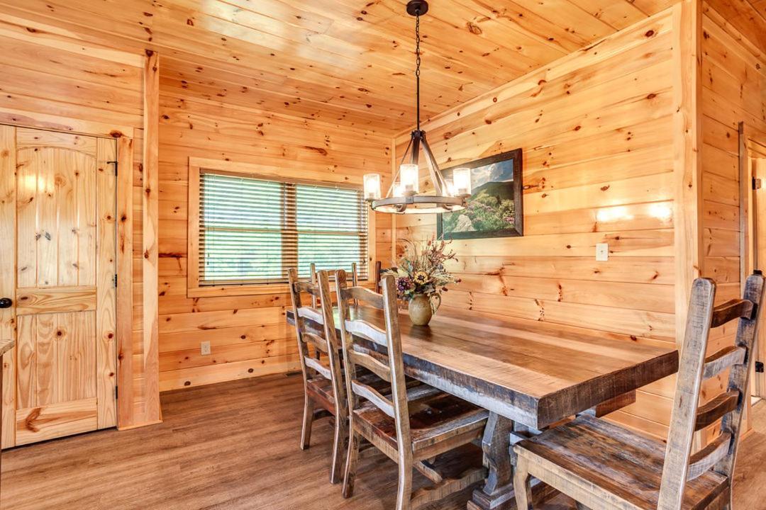 Gatlinburg Cabin With Private Hot Tub By Staycating Eksteriør bilde