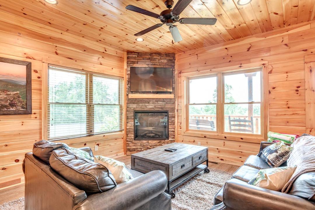 Gatlinburg Cabin With Private Hot Tub By Staycating Eksteriør bilde