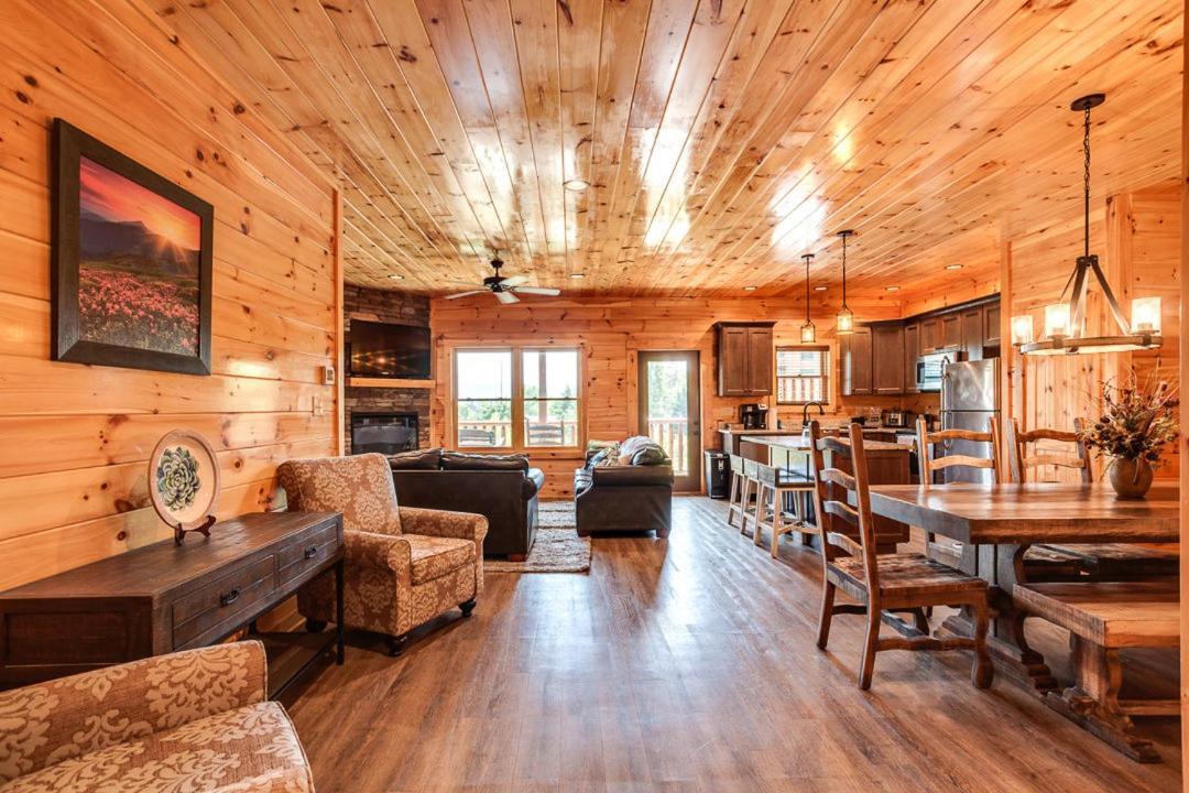 Gatlinburg Cabin With Private Hot Tub By Staycating Eksteriør bilde