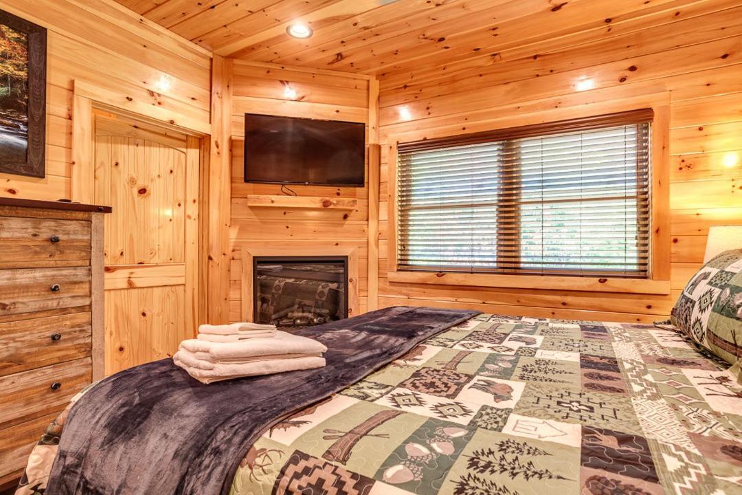 Gatlinburg Cabin With Private Hot Tub By Staycating Eksteriør bilde
