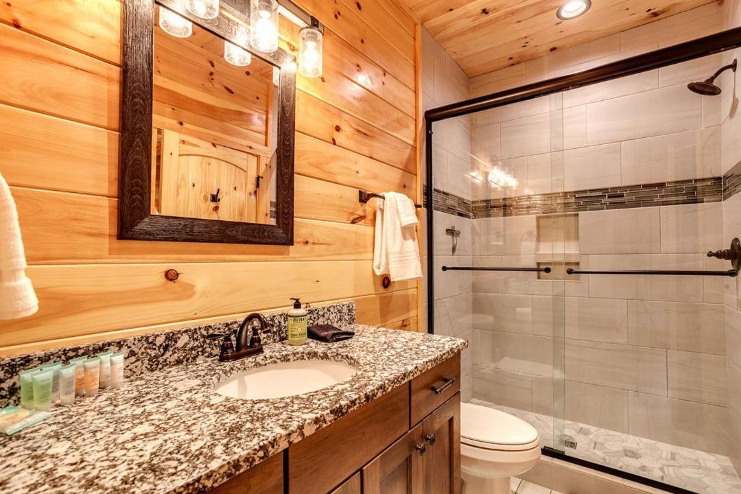 Gatlinburg Cabin With Private Hot Tub By Staycating Eksteriør bilde