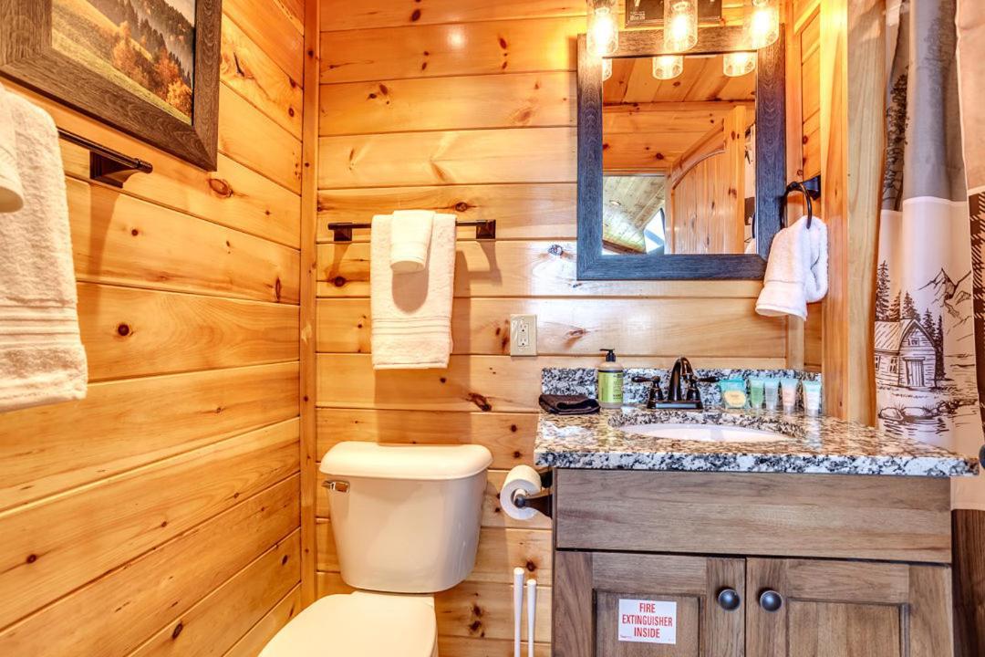 Gatlinburg Cabin With Private Hot Tub By Staycating Eksteriør bilde