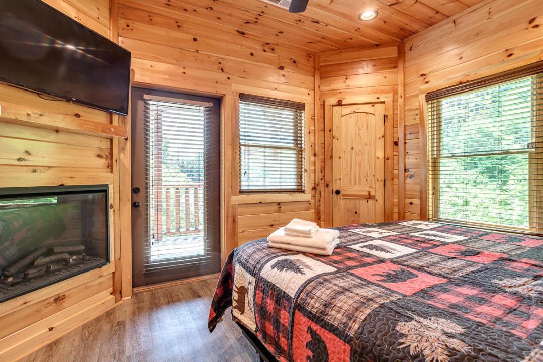Gatlinburg Cabin With Private Hot Tub By Staycating Eksteriør bilde