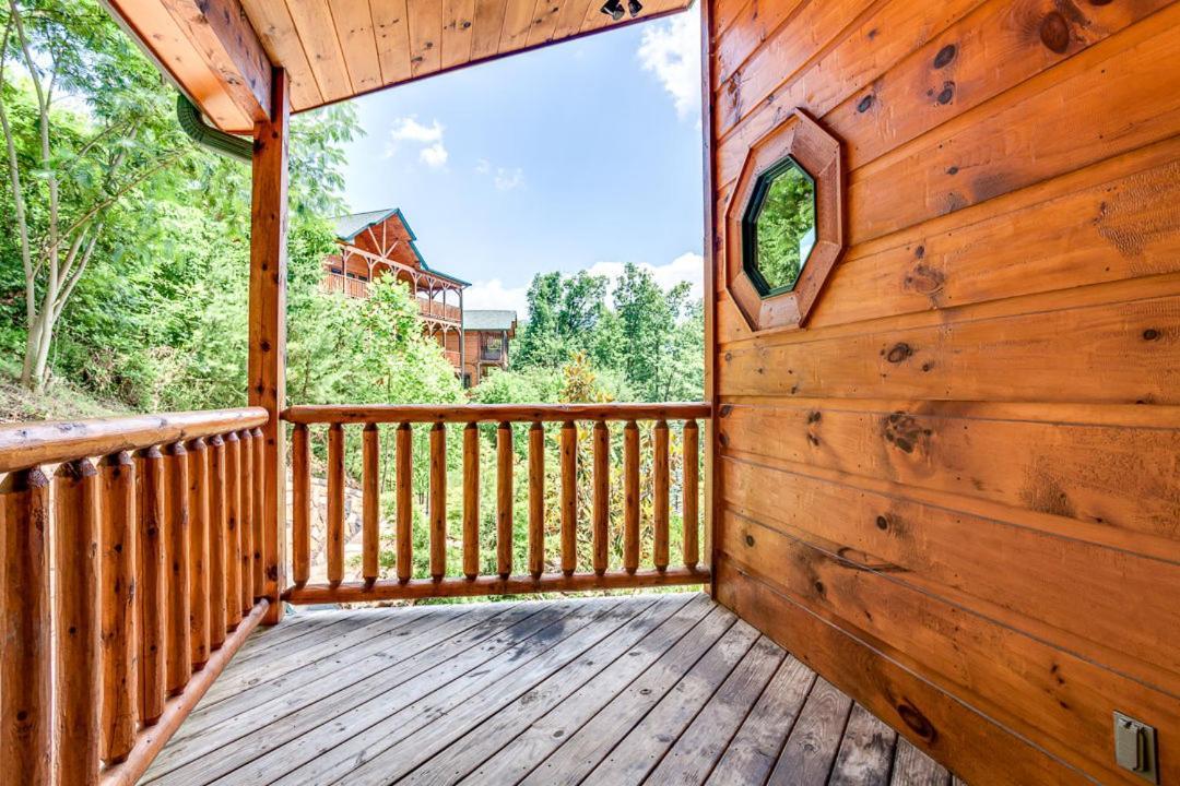Gatlinburg Cabin With Private Hot Tub By Staycating Eksteriør bilde